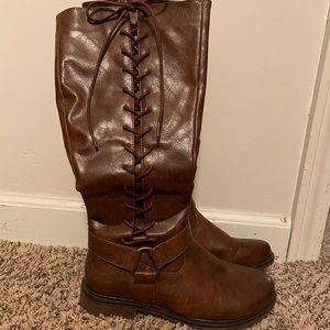 Brown Pierre Dumas lace up boots. Size 6